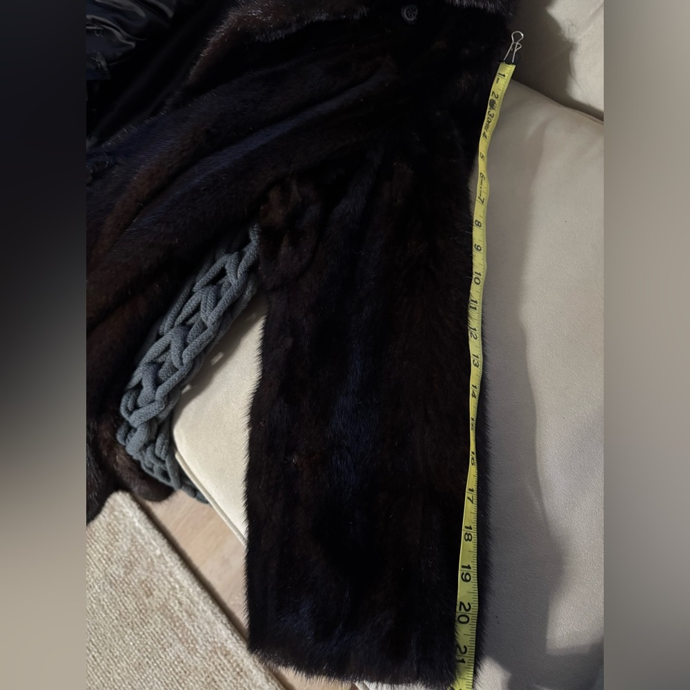 Luxurious Brown Fur Coat - Picture 10 of 12